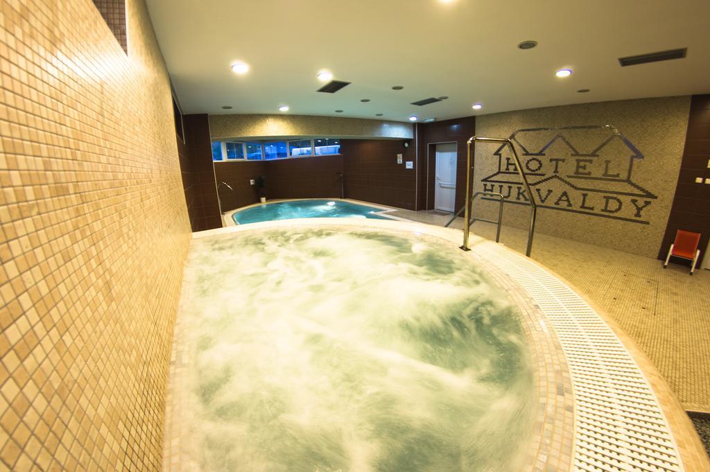 Wellness Hotel Hukvaldy Polopenze A Wellness V Cene Pribor Ngoại thất bức ảnh