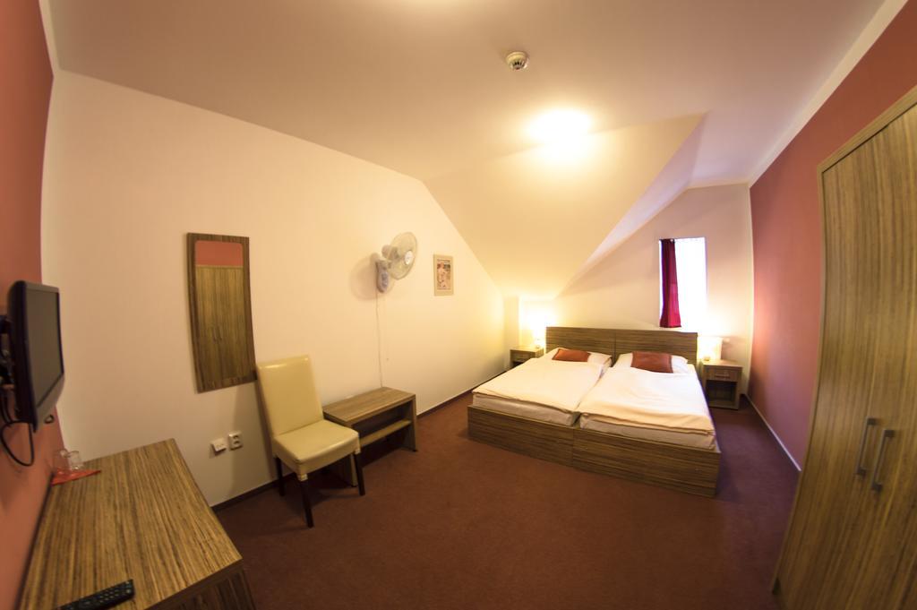 Wellness Hotel Hukvaldy Polopenze A Wellness V Cene Pribor Ngoại thất bức ảnh