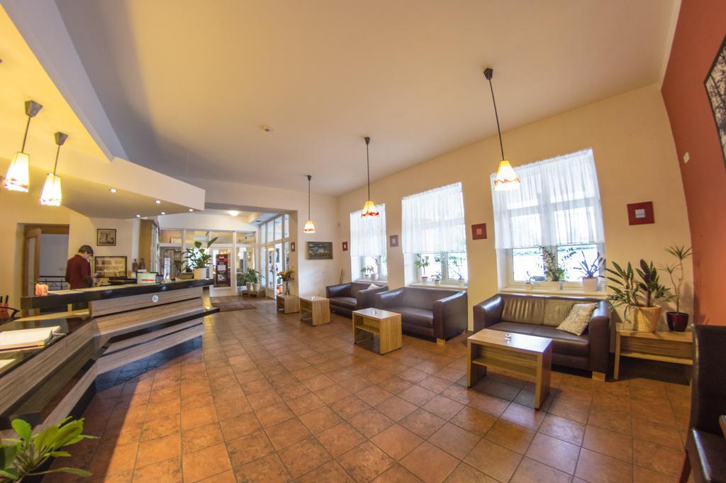 Wellness Hotel Hukvaldy Polopenze A Wellness V Cene Pribor Ngoại thất bức ảnh