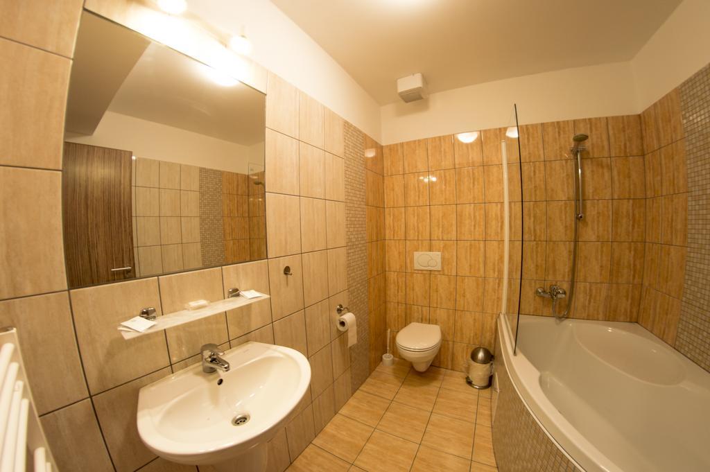 Wellness Hotel Hukvaldy Polopenze A Wellness V Cene Pribor Ngoại thất bức ảnh